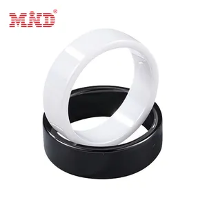 Cincin pintar NFC keramik dapat dipakai 13.56mhz Rfid LOGO kustom untuk berbagi kartu bisnis Media sosial