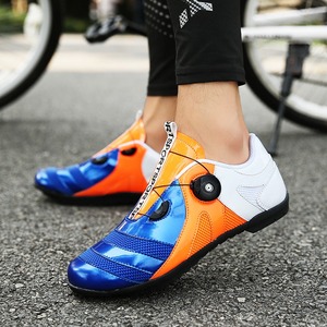 <span class=keywords><strong>Scarpe</strong></span> <span class=keywords><strong>da</strong></span> Ciclismo in Carbonio Eleganti per Uomo, <span class=keywords><strong>Comode</strong></span> e alla Moda per Stagioni Autunnali, Invernali ed Estive, per <span class=keywords><strong>Bici</strong></span> <span class=keywords><strong>da</strong></span> Strada e Corse - Product Image 1
