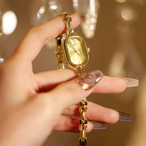 นาฬิกาข้อมือผู้หญิงทรงรีอัลลอยด์ขนาดกะทัดรัด แฟชั่นย้อนยุค สีทอง - Product Image 6