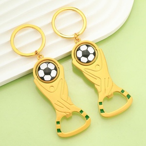 Pendentif rotatif en alliage de zinc, ouvre-bouteille multifonction, cadeau pour les fans de football, articles promotionnels, souvenir de grande valeur, impression de logo - Product Image 3