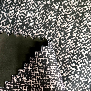 Nhà Máy Giá mịn 50D * 50D 100% <span class=keywords><strong>poly</strong></span> <span class=keywords><strong>pongee</strong></span> in vải cho quần áo - Product Image 1