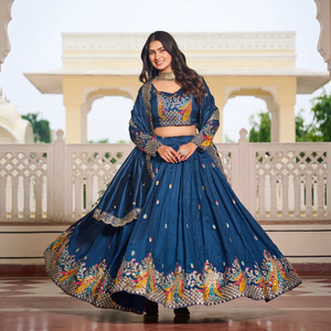 Ensemble Lehenga Choli Dupatta en micro-coton avec broderie lourde, travail de sequins et de fils, et cancan en toile avec Dori - Product Image 1