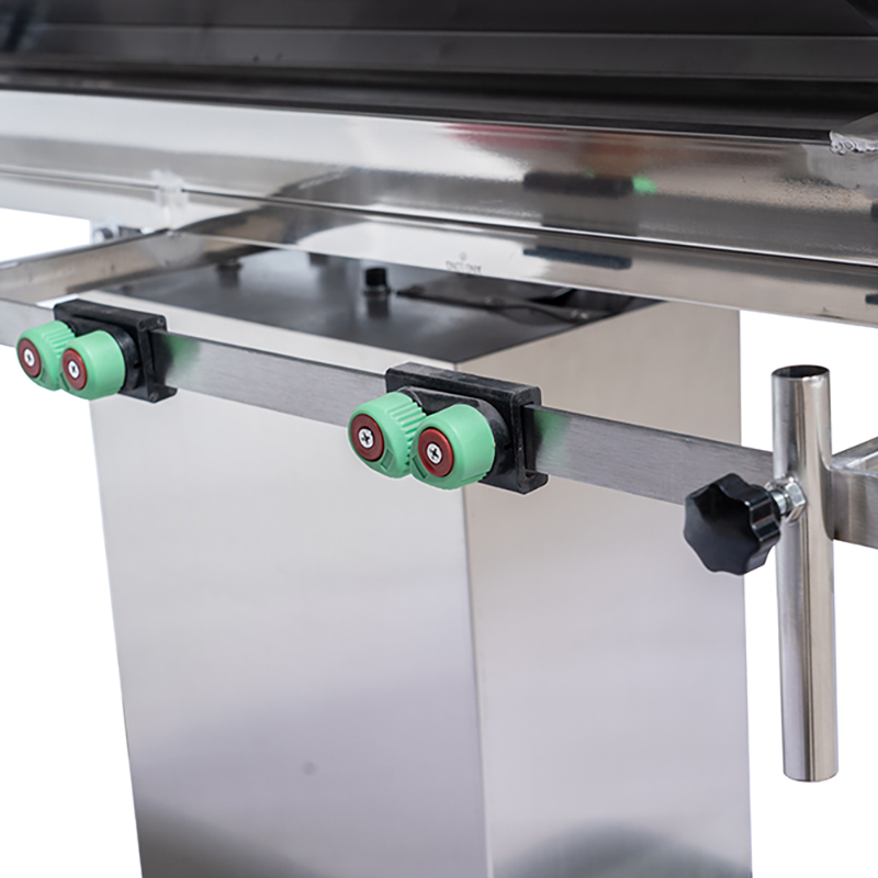 Mn-POR003 Hôpital médical Équipement pour animaux de compagnie Table d'examen vétérinaire Table de chirurgie avec poteau de perfusion