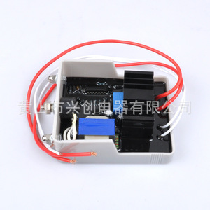 Régulateur de tension de générateur Avrgb-160C pour alternateur sans balais, boîtier en plastique avec ailettes de refroidissement et fils - Product Image 1
