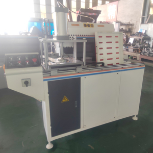 เครื่องกัดขึ้นรูปปลายโปรไฟล์ PVC และอลูมิเนียมสำหรับทำหน้าต่างและประตูแบบอัตโนมัติ 2 แกน รุ่น JUNDE 2.2KW มอเตอร์ CNC - Product Image 2