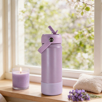 Bouteille d'eau isotherme en acier inoxydable 18 oz OEM ODM avec logo personnalisé, gobelet de voyage sous vide avec poignée de transport et bouchon rabattable