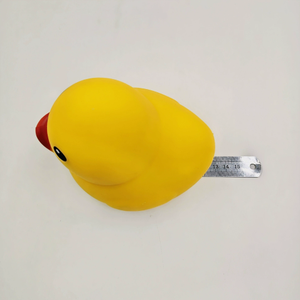 Popular juguete antiestrés de pato amarillo realista, versión de juguete de apretar de TPR con forma de animal de dibujos animados - Product Image 3