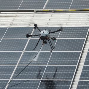 Dron de Limpieza para Paneles Solares JIUSI D15R, Dron para Limpieza de Fachadas de Edificios, Dron para Limpieza de Vidrios de Torres - Product Image 1