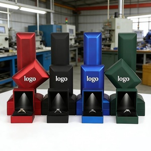 Boîte à bijoux LED en gros, boîte à bijoux chinoise fantaisie personnalisée avec lumière, boîte à bijoux de qualité supérieure pour bague et collier - Product Image 2