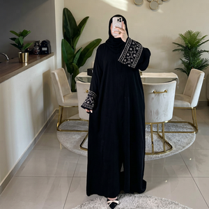 Abaya longue en polyester respirant et léger à col en V, ornée de perles et de sequins, idéale pour l'Aïd, le Ramadan et le quotidien - Product Image 1