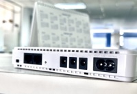 Nouveau mini onduleur CC 21W avec batterie 8800mAh - Triple port 5V/9V/12V pour une utilisation simultanée, idéal pour les caméras PoE et les routeurs Wi-Fi
