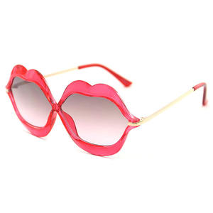 사용자 정의 로고 신상품 유행 패션 디자이너 립 모양 남자 여자 선글라스 립 키스 모양 패션 선글라스 - Product Image 5