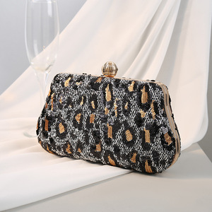 Sac à main élégant pour femmes, sac portable classique pour banquet, bal et occasions spéciales, pochette de soirée pour femmes - Product Image 5