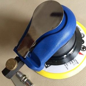 Lijadora neumática de 6 pulgadas con agarre tipo pistola y sistema de gancho y bucle para pulir, encerar y lijar. - Product Image 2