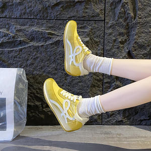 Zapatos Casuales para Mujer LYKU, Cómodos, con Suela Gruesa Antideslizante, Transpirables y Ligeros, para Verano, Otoño y Primavera - Product Image 3