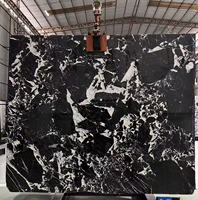 Dalle de marbre Nero Marquina sur mesure, veinure noire et blanche, finition mate, pour comptoirs, panneaux muraux, revêtements de sol, décoration intérieure moderne, villas et hôtels.