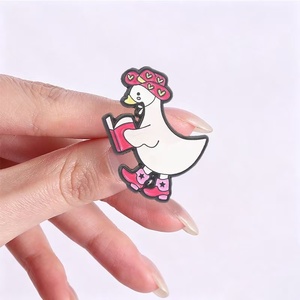 En gros, épingles et broches en métal à motifs de dessins animés, créatives et uniques, y compris des broches à thème de lecture de livres et des badges en métal mignons en forme de canard, pour vêtements et sacs - Product Image 4