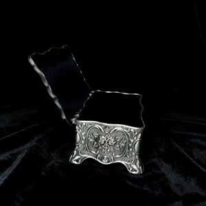 <b>Dropshipping</b> Shopify Vintage Embossed Metal Jewelry Box European Palace Carved Storage Case High End Organizer - Product Image 6