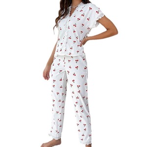 Pijamas de estilo europeo y americano para mujer, camiseta sexy con cuello en V y estampado de cereza, pantalones ajustados, ropa de estar por casa para otoño e invierno - Product Image 5