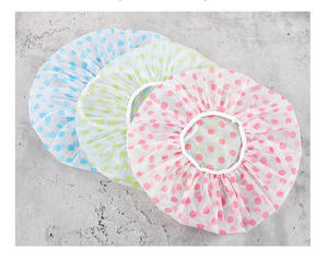 Gorro <span class=keywords><strong>de</strong></span> ducha desechable <span class=keywords><strong>de</strong></span> EVA grueso con lunares coloridos <span class=keywords><strong>de</strong></span> <span class=keywords><strong>Amazon</strong></span> <span class=keywords><strong>de</strong></span> alta calidad al por mayor Material PE a prueba <span class=keywords><strong>de</strong></span> aceite y polvo para bañarse - Product Image 1