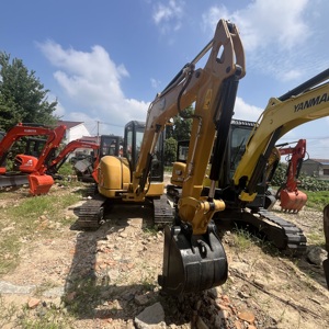Pelle compacte CAT 304 d'occasion haute performance avec attache rapide et godet en acier allié, provenant de la flotte de machines légères - Product Image 5