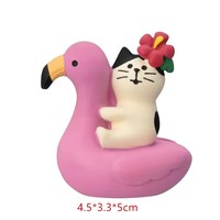 Statue en résine chat de plage d'été Kawaii, faite à la main et peinte à la main, décoration de bureau mignonne, design pyramide musicale pour salon