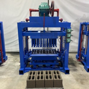 Machine semi-automatique à bas <span class=keywords><strong>prix</strong></span> pour la fabrication <span class=keywords><strong>de</strong></span> pavés en béton, <span class=keywords><strong>de</strong></span> blocs creux en <span class=keywords><strong>ciment</strong></span> et <span class=keywords><strong>de</strong></span> briques en plastique - Product Image 1