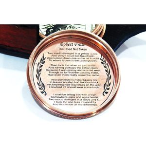 Brújula de Bolsillo de Latón Marina Modelo Londres 1920 con Estuche de Cuero, Herramienta de Navegación Portátil para Senderismo con Dial y Puntero - Product Image 3