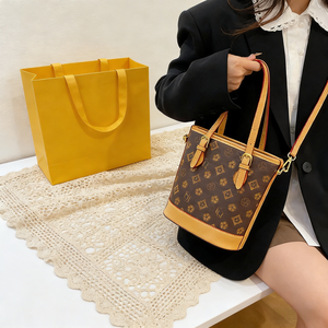 Sac à main de luxe pour femme 2025, motif original, qualité AA, pliable avec fermeture éclair et deux cartes d'accès VIP - Product Image 5