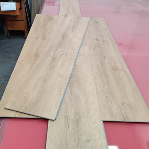 Plancher en vinyle PVC SPC imperméable pour intérieur, style bois, à emboîtement, avec système de clic, dalles de <span class=keywords><strong>parquet</strong></span> - Product Image 1
