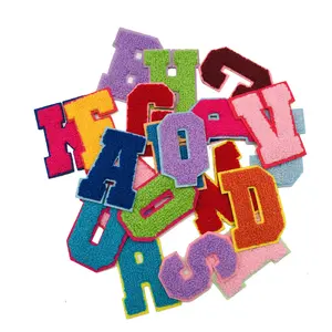 De gros chenille lettre correctifs en vrac-2021 mode A-Z chenille coloré lettre alphabet fer sur des patchs