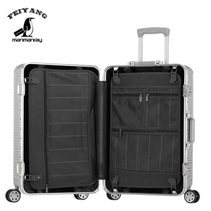 <span class=keywords><strong>Valigia</strong></span> in Alluminio alla Moda e Resistente <span class=keywords><strong>con</strong></span> Serratura TSA, <span class=keywords><strong>Ruote</strong></span> Girevoli a 360 Gradi, Grande Capacità, Angoli Rinforzati per il Check-In - Product Image 4