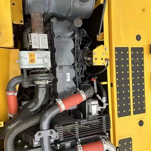 Excavatrice sur chenilles Komatsu PC240 d'occasion (PC240LC-8/PC240LC-8M0) modèle 2023, 24 tonnes, moteur et pompe à vendre - Product Image 6