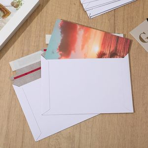 Sachets d'expédition Pokémon personnalisés en carton blanc recyclable avec fermeture adhésive pour cartes TCG - Product Image 6