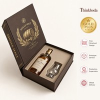 Boîte à whisky personnalisée en forme de livre, boîte rigide de style livre pour whisky single malt avec bouteille de whisky et verre, finition dorée à chaud