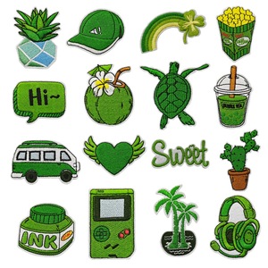 Adesivo Termoadesivo Ricamato a Cartone Animato Serie Verde per Giacche e Cappelli - Materiale in Tessuto per Decorazione - Product Image 1