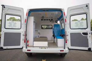 Ambulance neuve SAIC MAXUS 4X2 Diesel manuelle à empattement long, véhicule de transport d'urgence, norme d'émission EURO 5, à vendre en Malaisie - Product Image 6