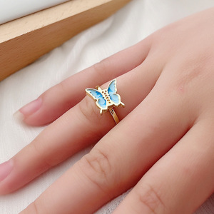 Anillo Giratorio con Diseño de Mariposa y Flor, Ajustable, Chapado en Oro, con Esmalte, para Mujer - Product Image 4