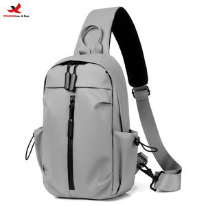 Bolsa de Hombro Cruzada de Poliéster RTS para Pedidos Mixtos al por Mayor, Multifuncional, Impermeable, con USB, Ligera y Portátil con Cremallera - Product Image 1
