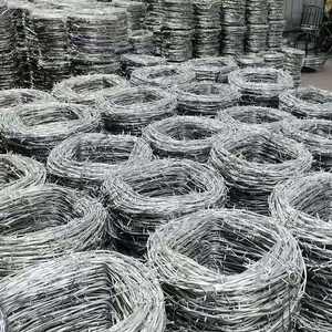 <span class=keywords><strong>ลวดหนาม</strong></span>เหล็กชุบสังกะสีแบบเกลียวคู่ขนาด 1.6/2/2.2 มม. ความยาว 50 ม. สำหรับรั้วปศุสัตว์ ป้องกันสัตว์ ใช้ในฟาร์ม - Product Image 4