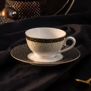 Oem Luxe Zwart Goud Keramische Servies Set Fijn Porselein Serviesgoed Huishouden Restaurant Hotel Keramische Diner Sets