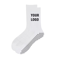 Chaussettes jacquard personnalisées en coton tricoté pour hommes Chaussettes de yoga Pilates respirantes Chaussettes de sport de football Dessinées à la main pour le printemps