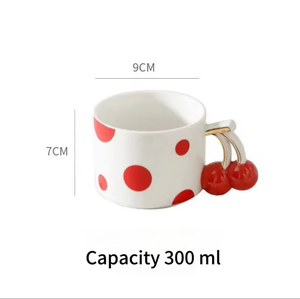 Taza de cerámica para café y té de estilo creativo / Taza con asa dorada y roja de arándanos para fiestas o uso doméstico - Product Image 5