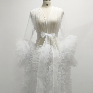 Robe longue en tulle transparente à manches bouffantes et volants, idéale pour les mariages, les séances photo et la maternité - Product Image 4