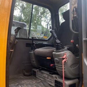 Mini-pelleuse sur chenilles Volvo EC55B fabriquée en Corée, pelleuse sur chenilles 5 tonnes économique EC55 PC55 305.5E en Chine - Product Image 6