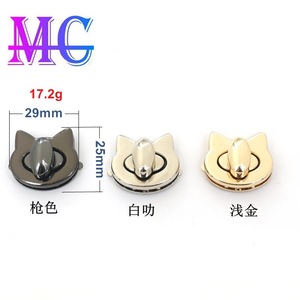 Herrajes Mingcheng con Cierre Giratorio en Forma de Cabeza de Gato de 890 mm para Bolsos, Ropa y Artículos de Cuero - Product Image 2