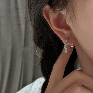 Boucles d'oreilles en argent sterling S925 avec diamants, design vintage et original, luxe léger, boucle d'oreille ronde, bijoux simples et élégants - Product Image 3