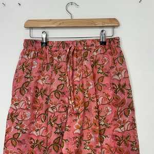 Pijama de Algodón con Estampado Floral Rosa para Mujer, Manga Larga, Cuello Camisero, Conjunto de Pijama Clásico de Longitud Completa - Product Image 2