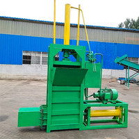 Presse à balles hydraulique verticale avec système d'ensachage automatique pour l'emballage de balles de foin, de paille, d'ensilage et d'herbe