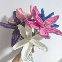 Dekorative Blumen Handgefertigte Häkelblume Lilie in Verschiedenen Farben Vorrätig Geringe Mindestbestellmenge 1 Stück DIY-Bouquet für Jubiläumsblumen